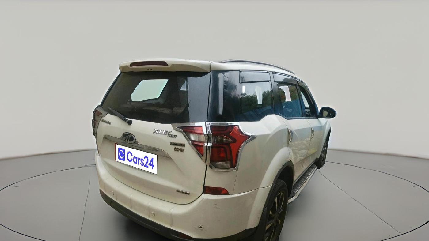 2018 Mahindra XUV500 W11 AT, Diesel, Automatic, 1,78,174 km, exterior