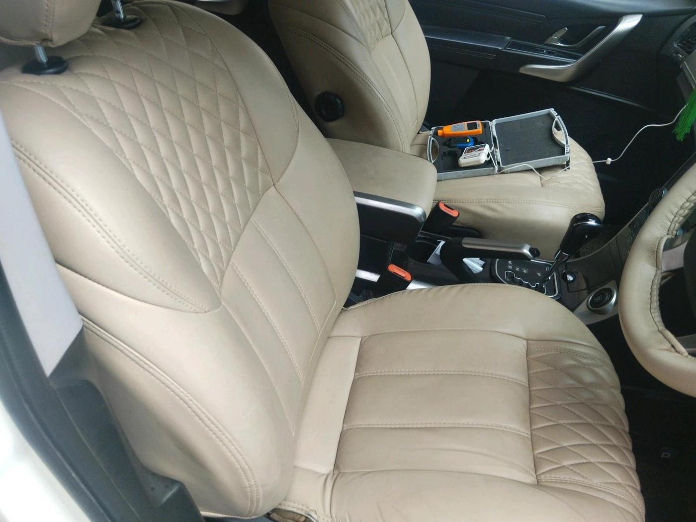 2018 Mahindra XUV500 W11 AT, Diesel, Automatic, 1,78,174 km, interior