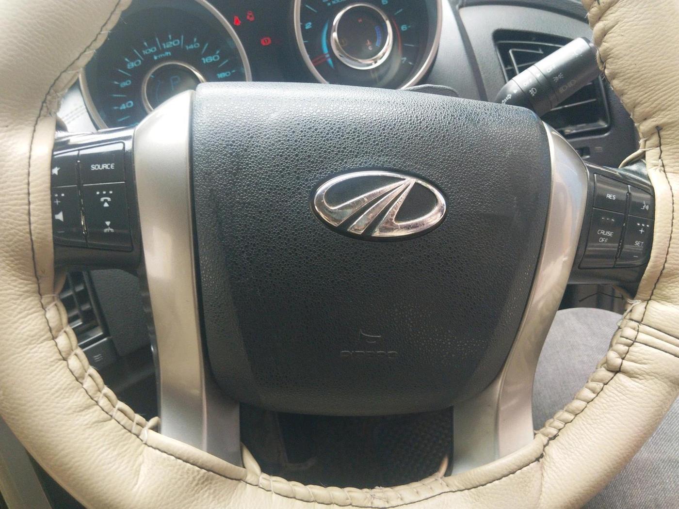 2018 Mahindra XUV500 W11 AT, Diesel, Automatic, 1,78,174 km, interior
