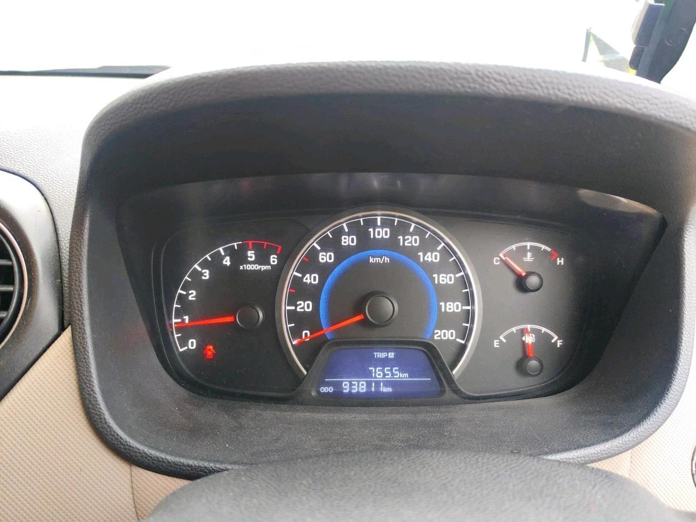 2015 Hyundai Grand i10 ASTA 1.1 CRDI, Diesel, Manual, 93,811 km, interior