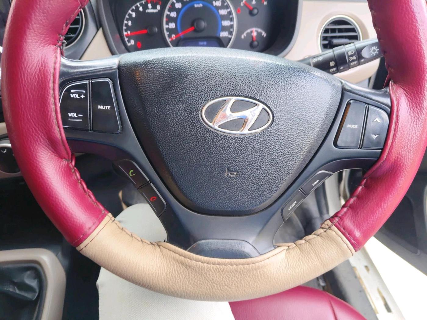 2015 Hyundai Grand i10 ASTA 1.1 CRDI, Diesel, Manual, 93,811 km, interior