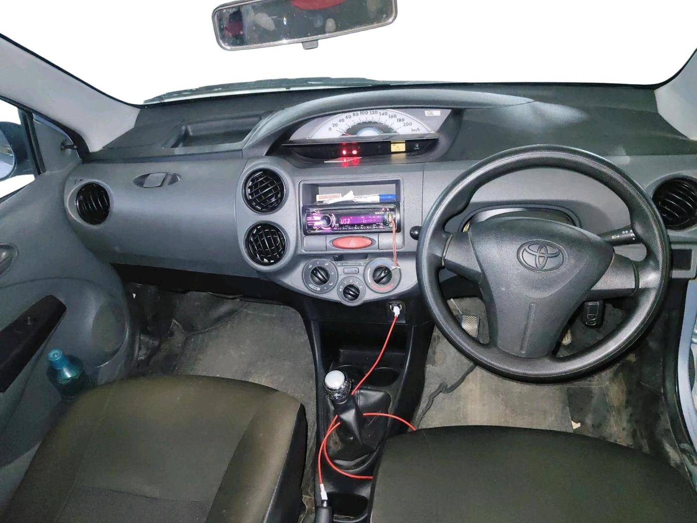 2012 Toyota Etios Liva G, Petrol, Manual, 64,671 km, interior