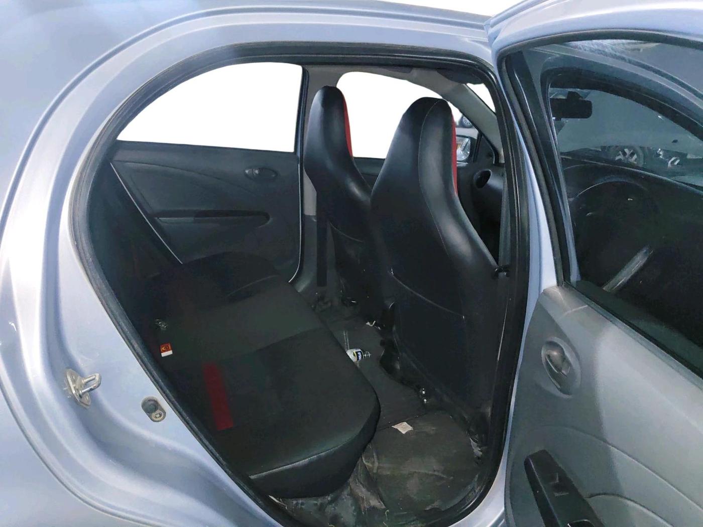2012 Toyota Etios Liva G, Petrol, Manual, 64,671 km, interior