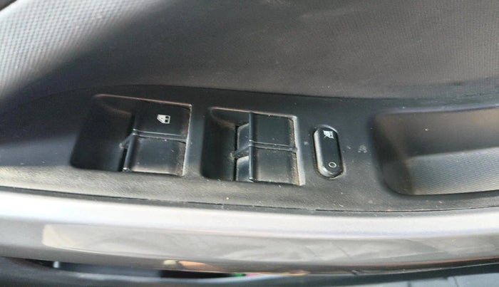 2020 Tata NEXON XM SUNROOF PETROL, Petrol, Manual, 60,951 km, interior