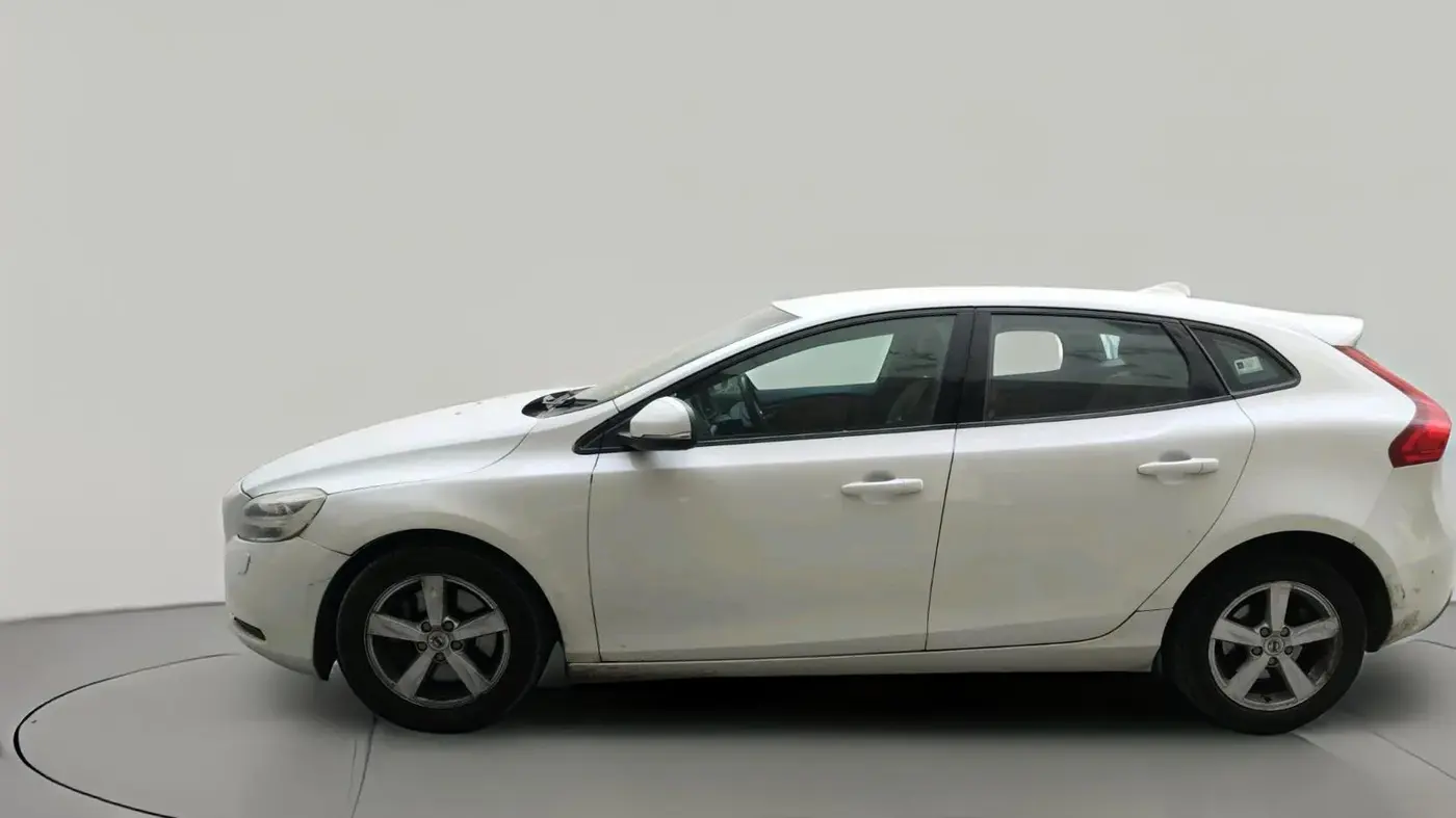 2016 Volvo V40 Cross Country D3, Diesel, Automatic, 86,452 km, exterior