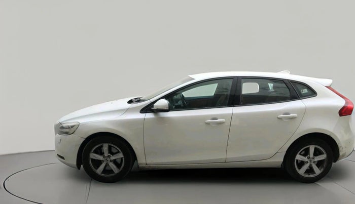 2016 Volvo V40 Cross Country D3, Diesel, Automatic, 86,452 km, exterior