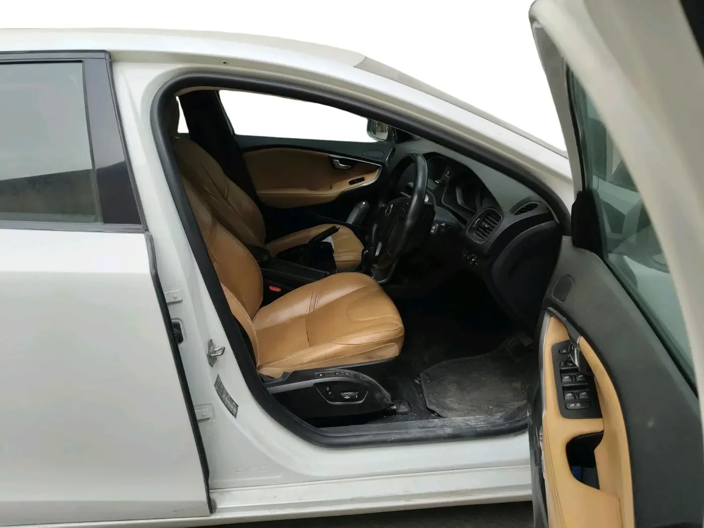 2016 Volvo V40 Cross Country D3, Diesel, Automatic, 86,452 km, interior