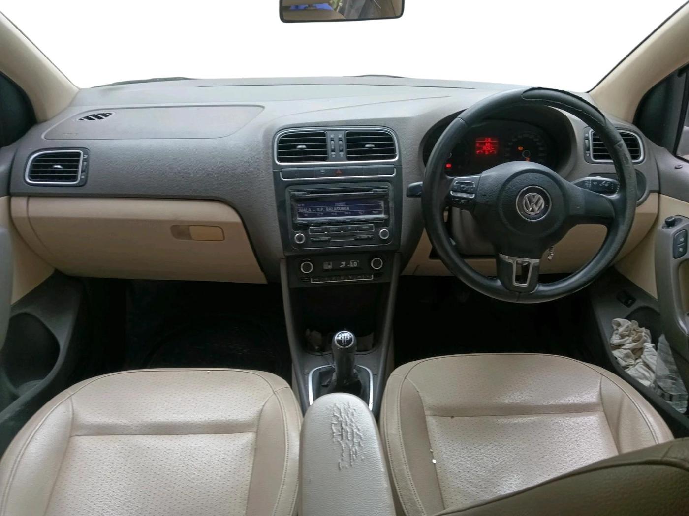 2012 Volkswagen Vento HIGHLINE DIESEL 1.6, Diesel, Manual, 96,401 km, interior