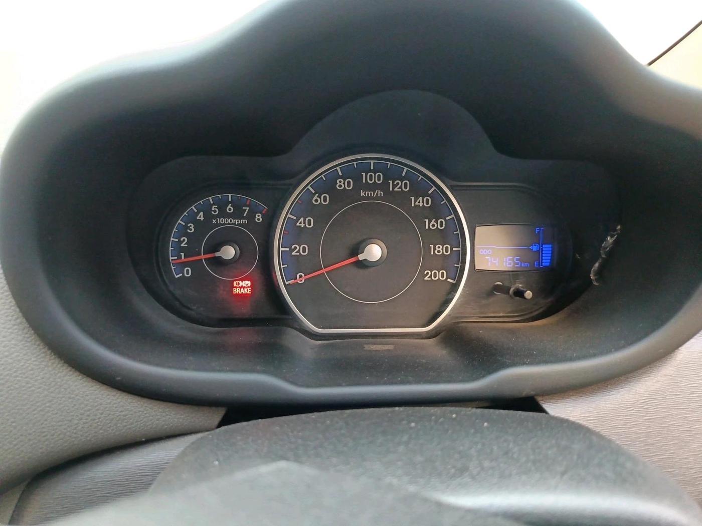 2013 Hyundai i10 MAGNA 1.2, Petrol, Manual, 74,165 km, interior