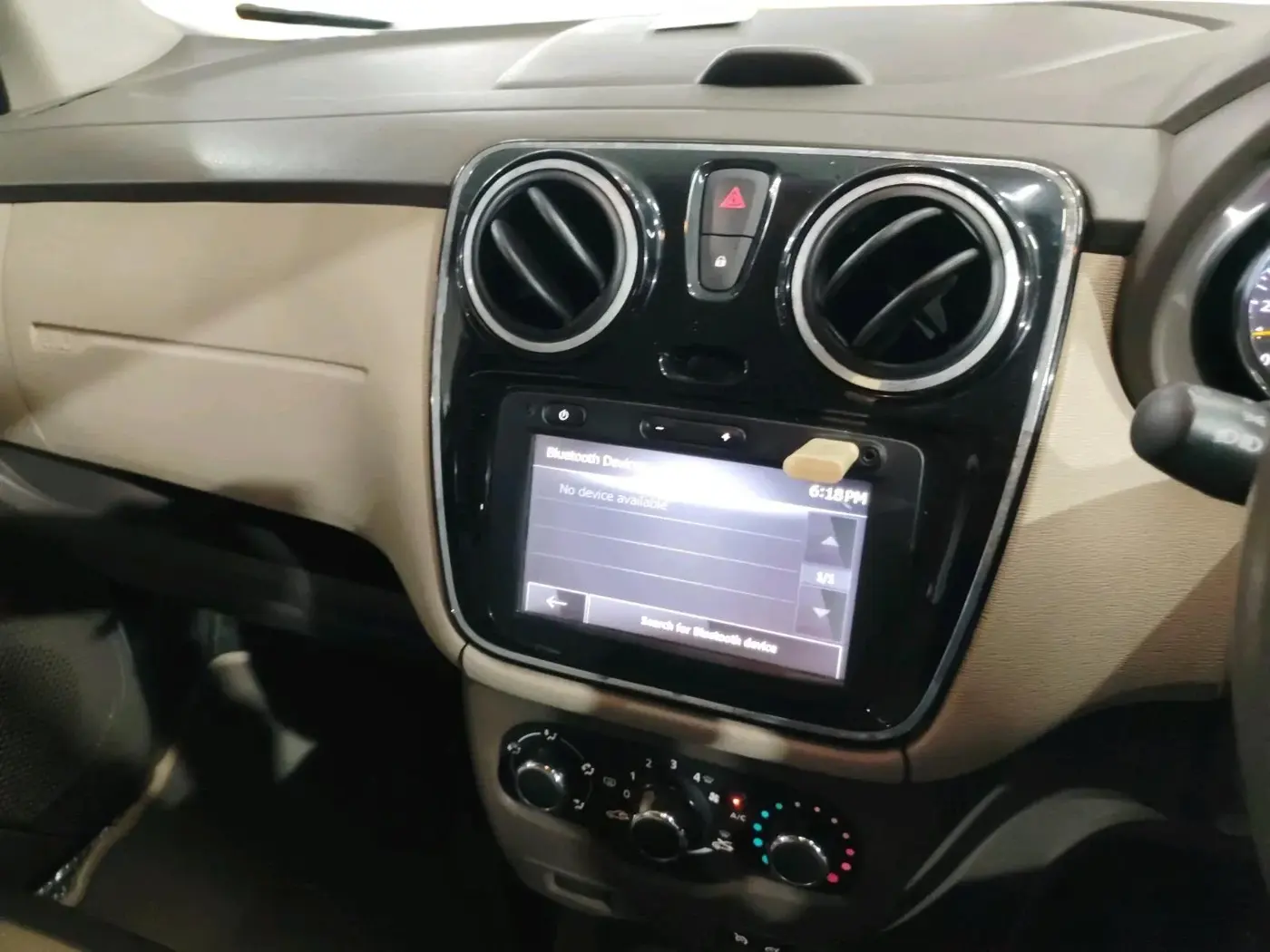 2015 Renault Lodgy 110 PS RXZ 8 STR, Diesel, Manual, 88,461 km, interior