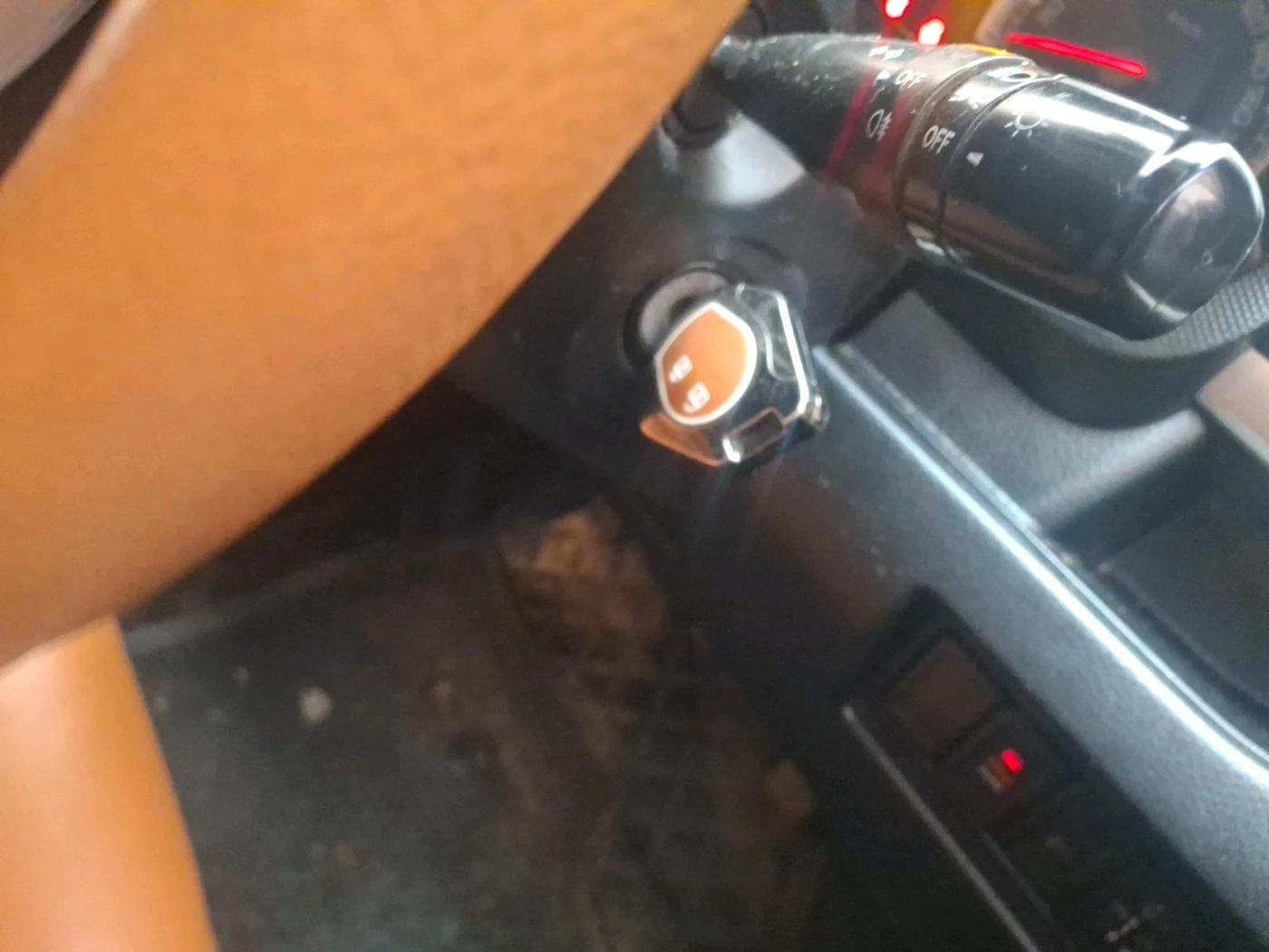 2013 Maruti Swift ZXI, Petrol, Manual, 81,167 km, interior