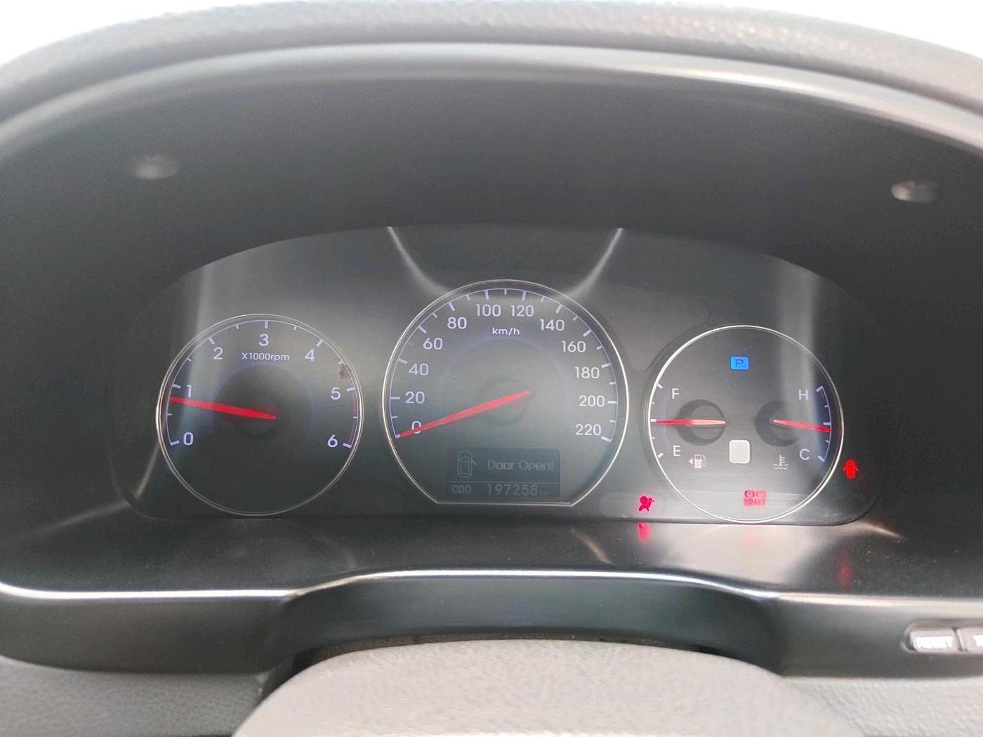 2012 Hyundai Santa Fe 4 WD AT, Diesel, Automatic, 1,97,258 km, interior