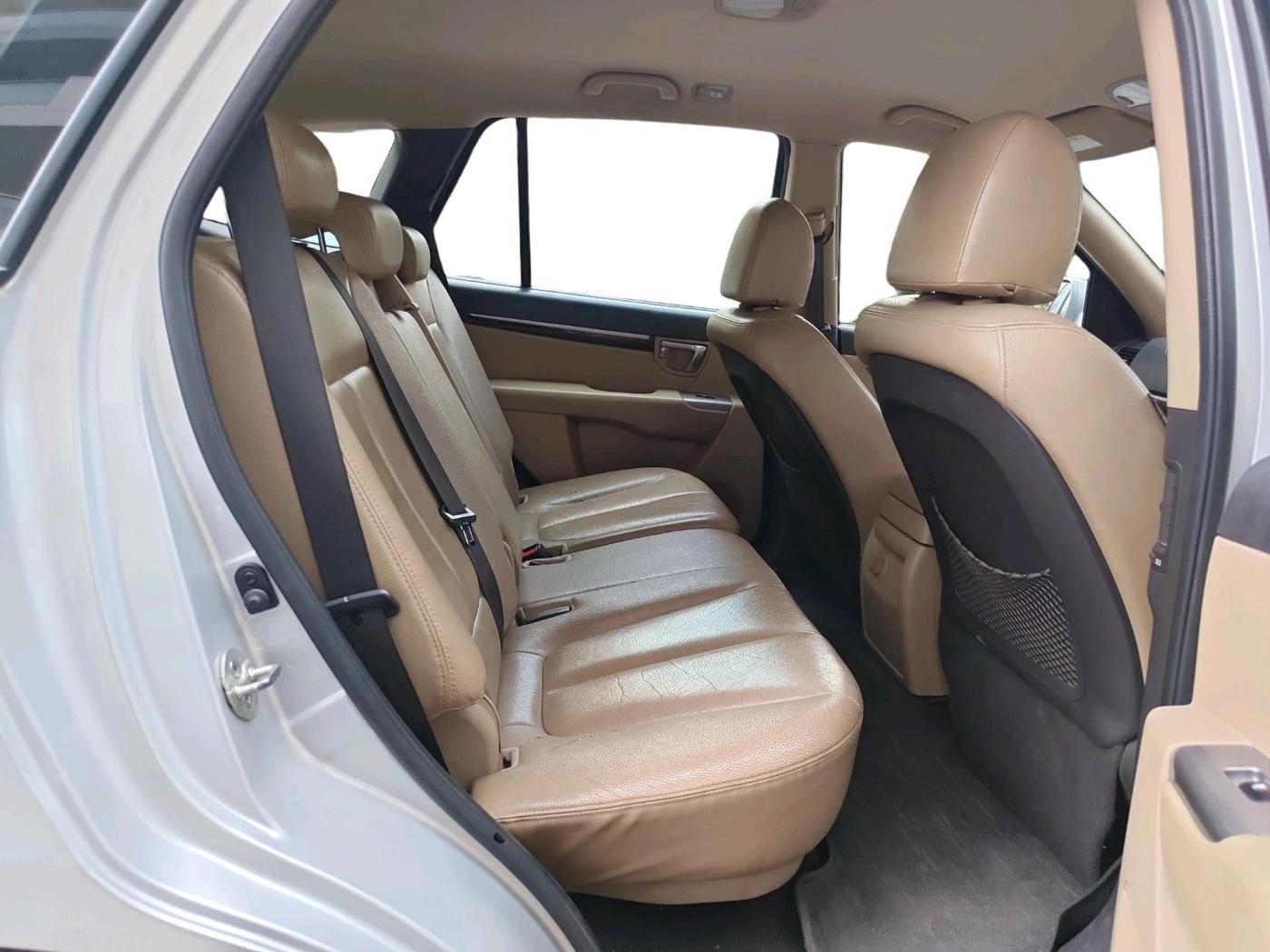 2012 Hyundai Santa Fe 4 WD AT, Diesel, Automatic, 1,97,258 km, interior