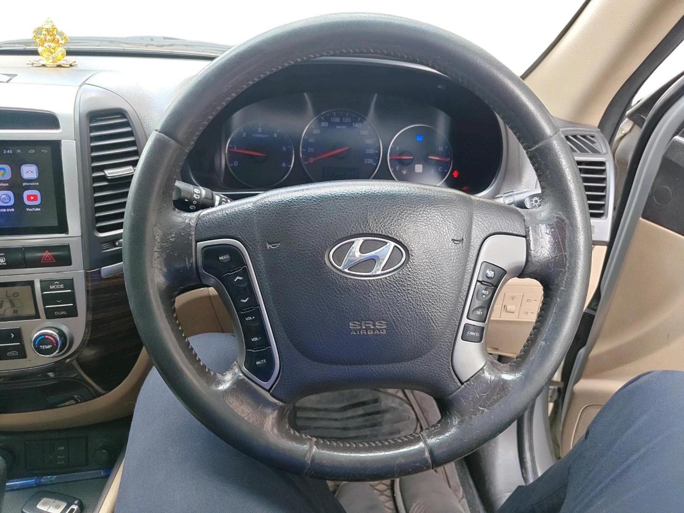 2012 Hyundai Santa Fe 4 WD AT, Diesel, Automatic, 1,97,258 km, interior