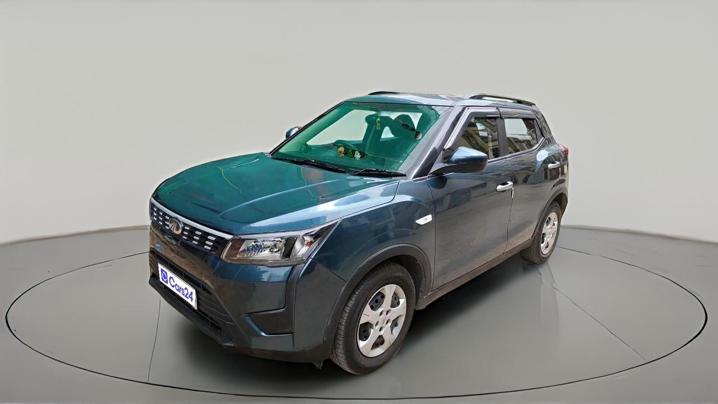 2022 Mahindra XUV300 W6 1.2 PETROL, Petrol, Manual, 87,635 km, exterior