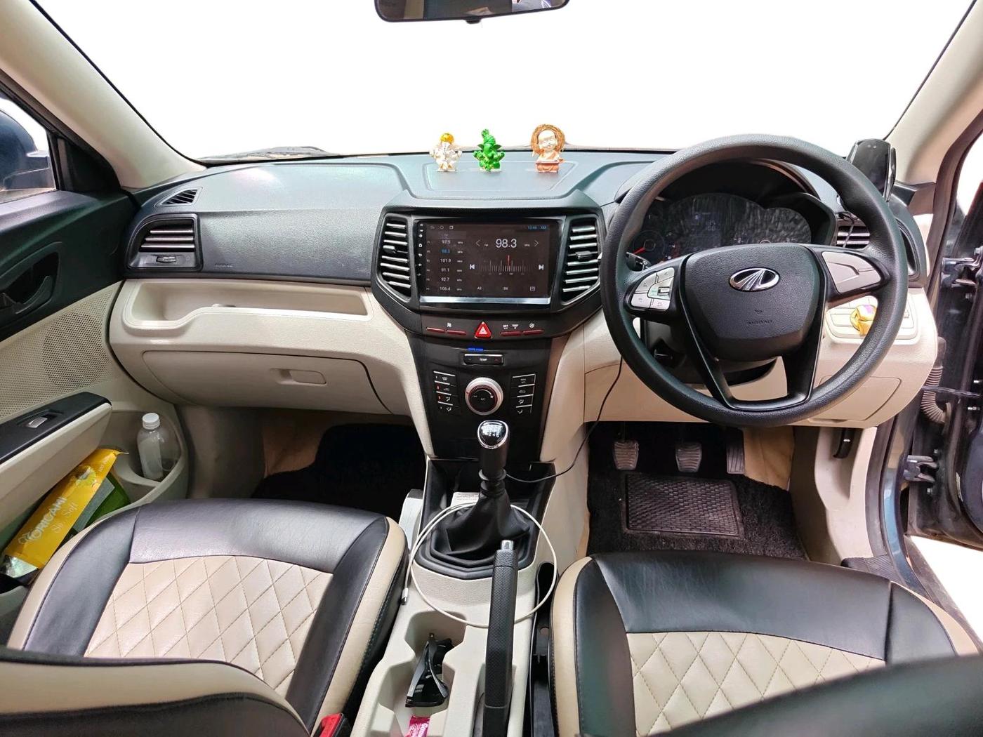 2022 Mahindra XUV300 W6 1.2 PETROL, Petrol, Manual, 87,635 km, interior