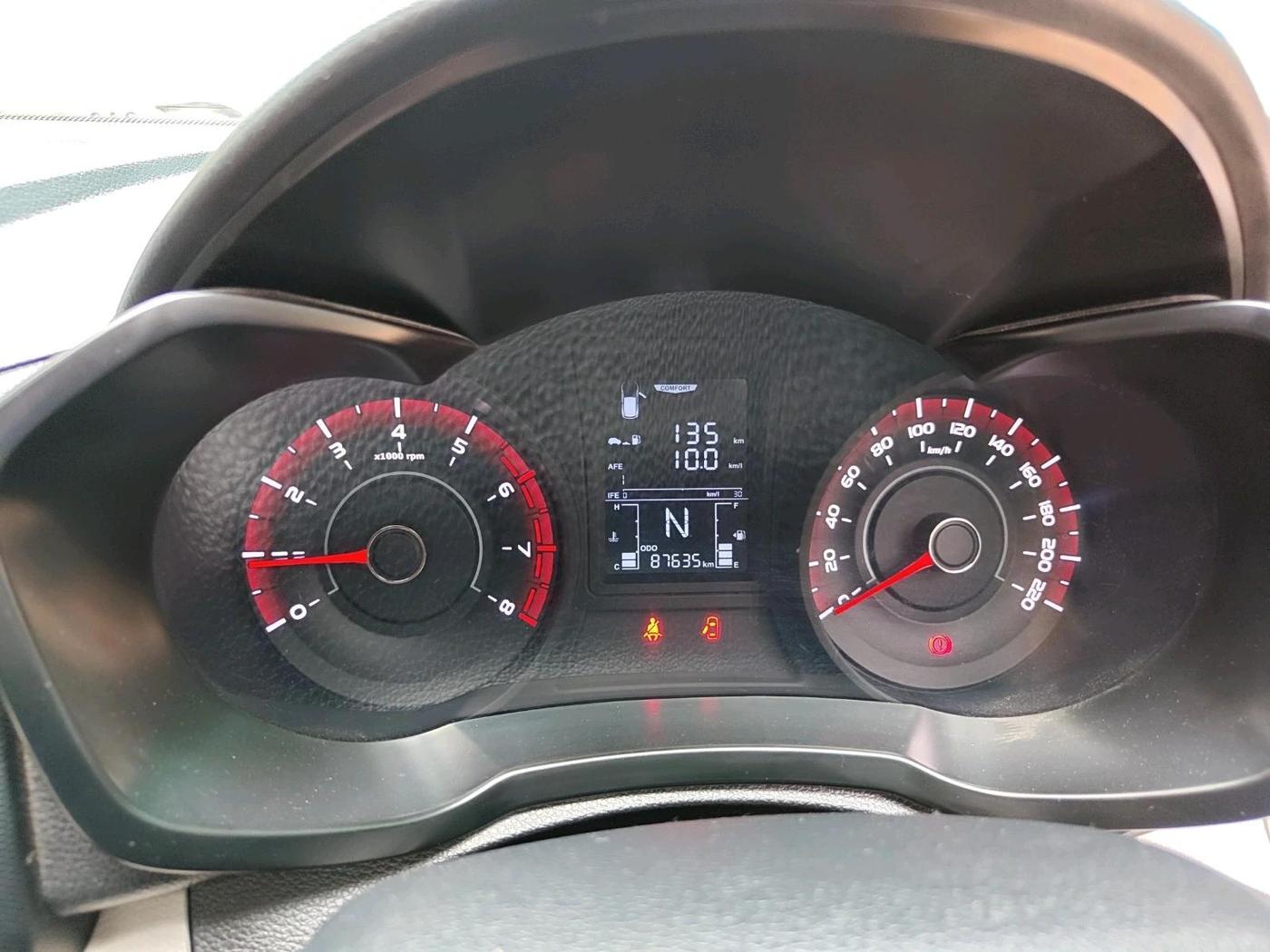 2022 Mahindra XUV300 W6 1.2 PETROL, Petrol, Manual, 87,635 km, interior