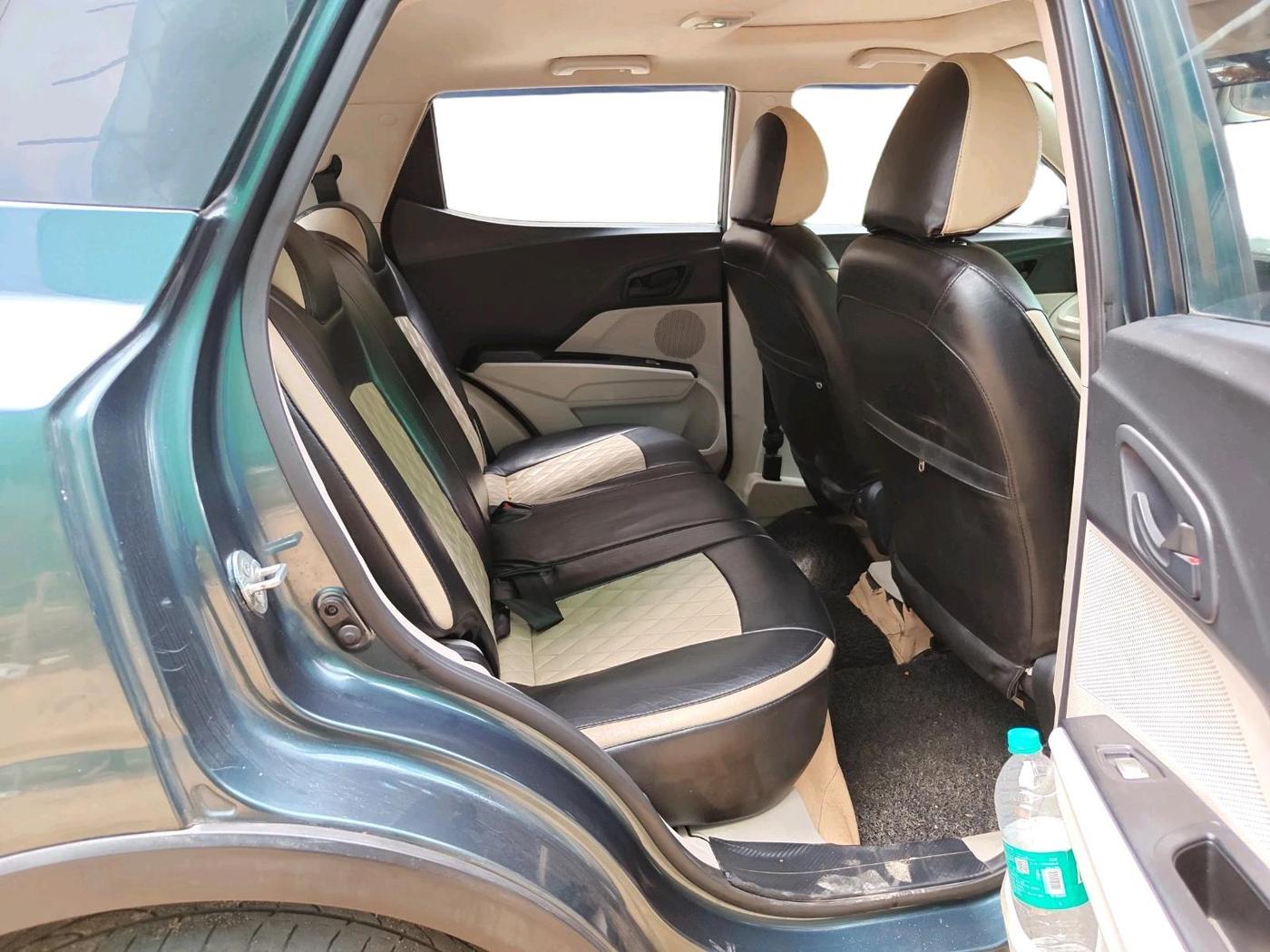 2022 Mahindra XUV300 W6 1.2 PETROL, Petrol, Manual, 87,635 km, interior