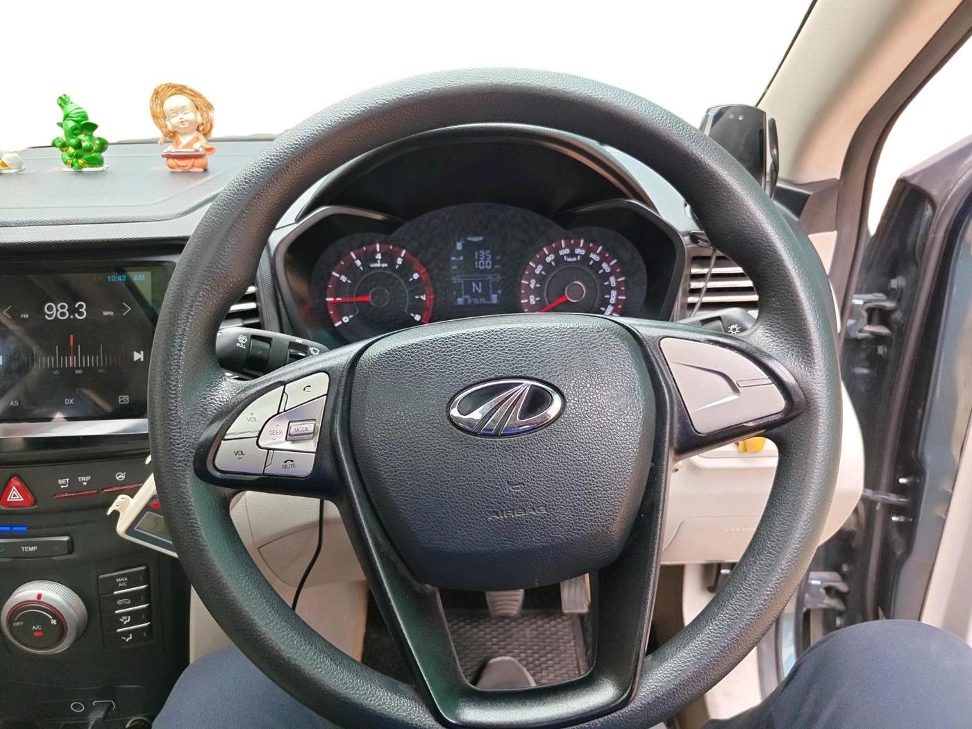 2022 Mahindra XUV300 W6 1.2 PETROL, Petrol, Manual, 87,635 km, interior