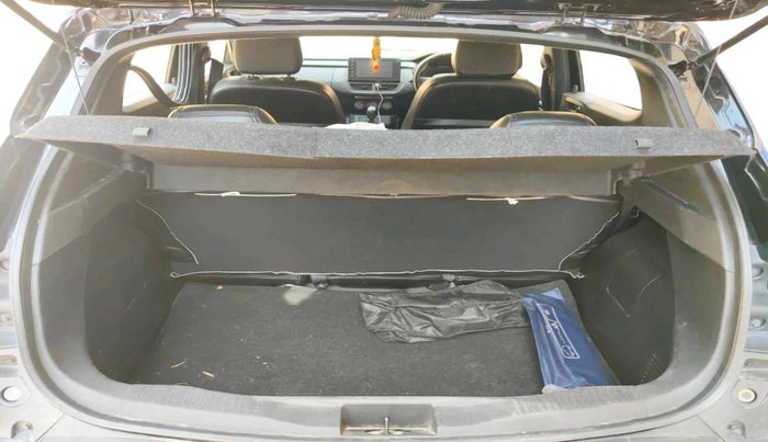 2025 Renault Kiger RXL MT, Petrol, Manual, 28,194 km, exterior