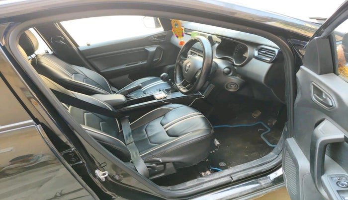 2025 Renault Kiger RXL MT, Petrol, Manual, 28,194 km, interior