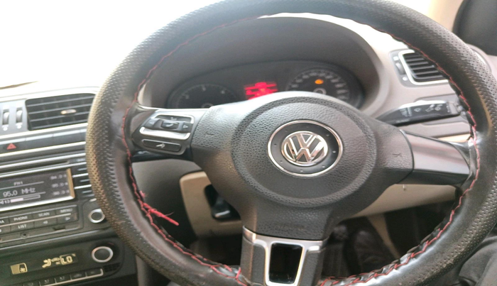 2013 Volkswagen Vento HIGHLINE DIESEL 1.6, Diesel, Manual, 1,82,256 km, interior