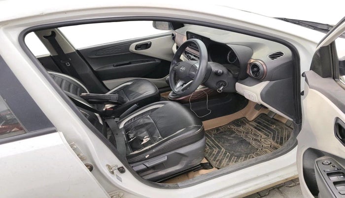 2022 Hyundai AURA S 1.2 CNG, CNG, Manual, 1,19,601 km, interior