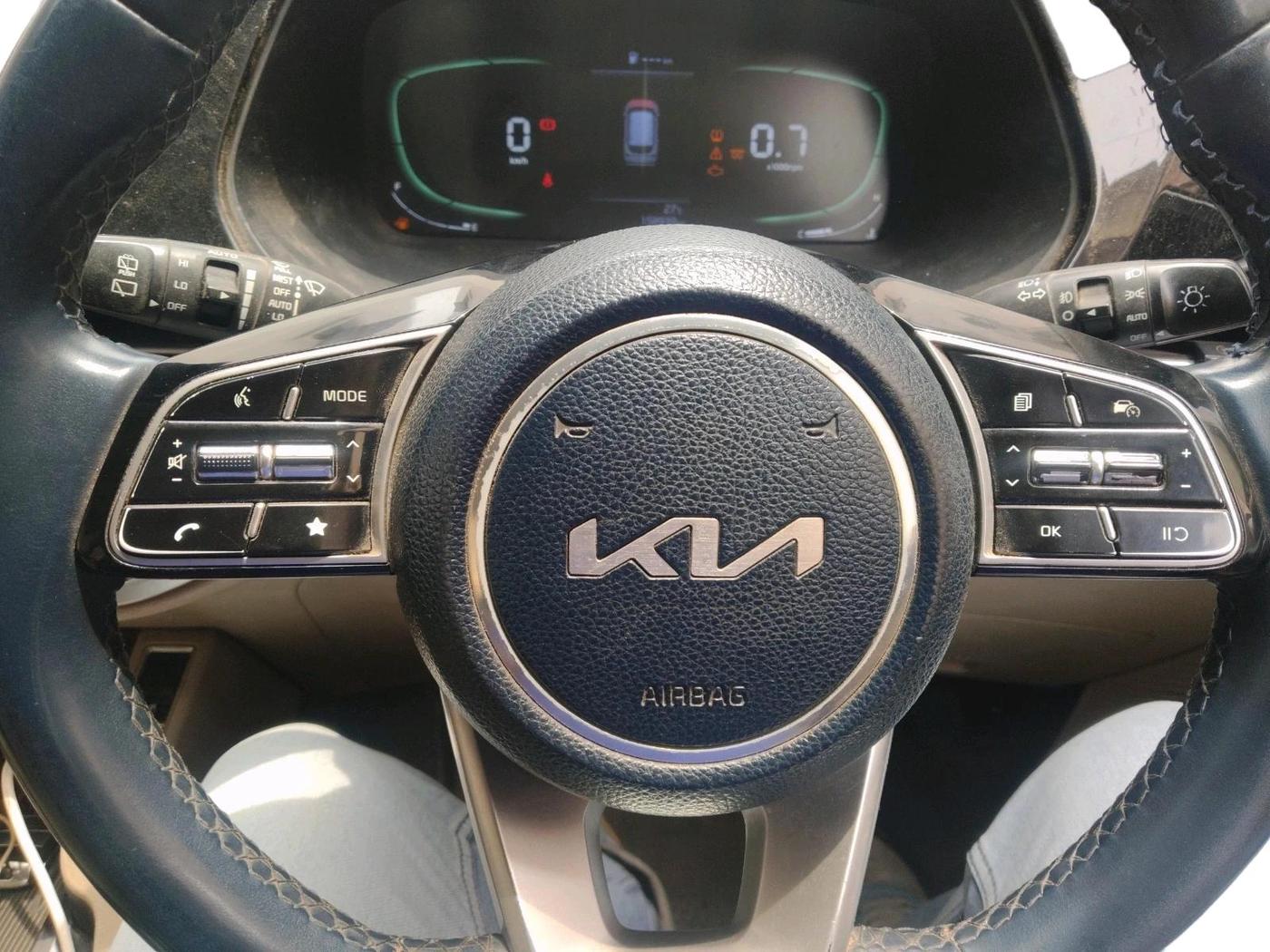 2022 KIA CARENS LUXURY 1.5 DIESEL 7 STR, Diesel, Manual, 1,58,939 km, interior