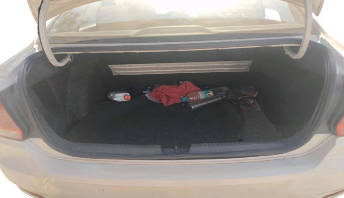 2016 Volkswagen Vento HIGHLINE 1.5 AT, Diesel, Automatic, 1,36,252 km, exterior