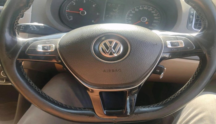 2016 Volkswagen Vento HIGHLINE 1.5 AT, Diesel, Automatic, 1,36,252 km, interior