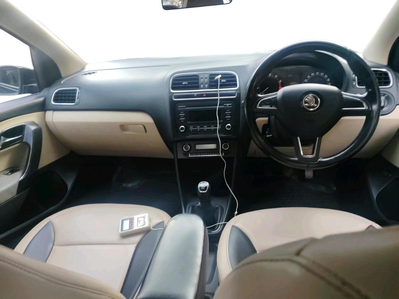 2018 Skoda Rapid AMBITION 1.6 MPI MT, Petrol, Manual, 82,565 km, interior