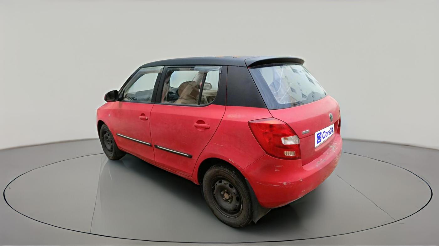 2011 Skoda Fabia AMBIENTE 1.2 MPI, Petrol, Manual, 1,21,541 km, exterior