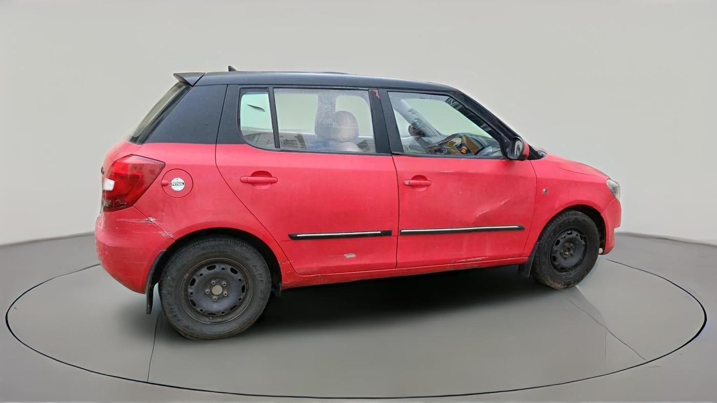 2011 Skoda Fabia AMBIENTE 1.2 MPI, Petrol, Manual, 1,21,541 km, exterior