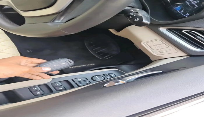 2021 Hyundai Verna SX 1.5 VTVT, Petrol, Manual, 9,684 km, interior