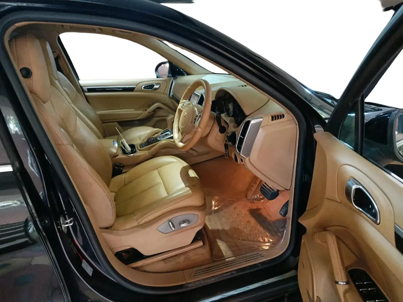 2012 Porsche Cayenne DIESEL, Diesel, Automatic, 88,938 km, interior