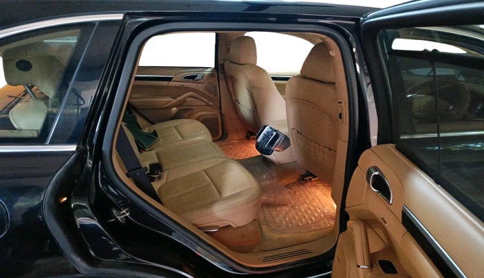 2012 Porsche Cayenne DIESEL, Diesel, Automatic, 88,938 km, interior