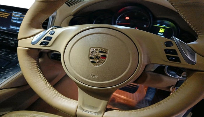 2012 Porsche Cayenne DIESEL, Diesel, Automatic, 88,938 km, interior