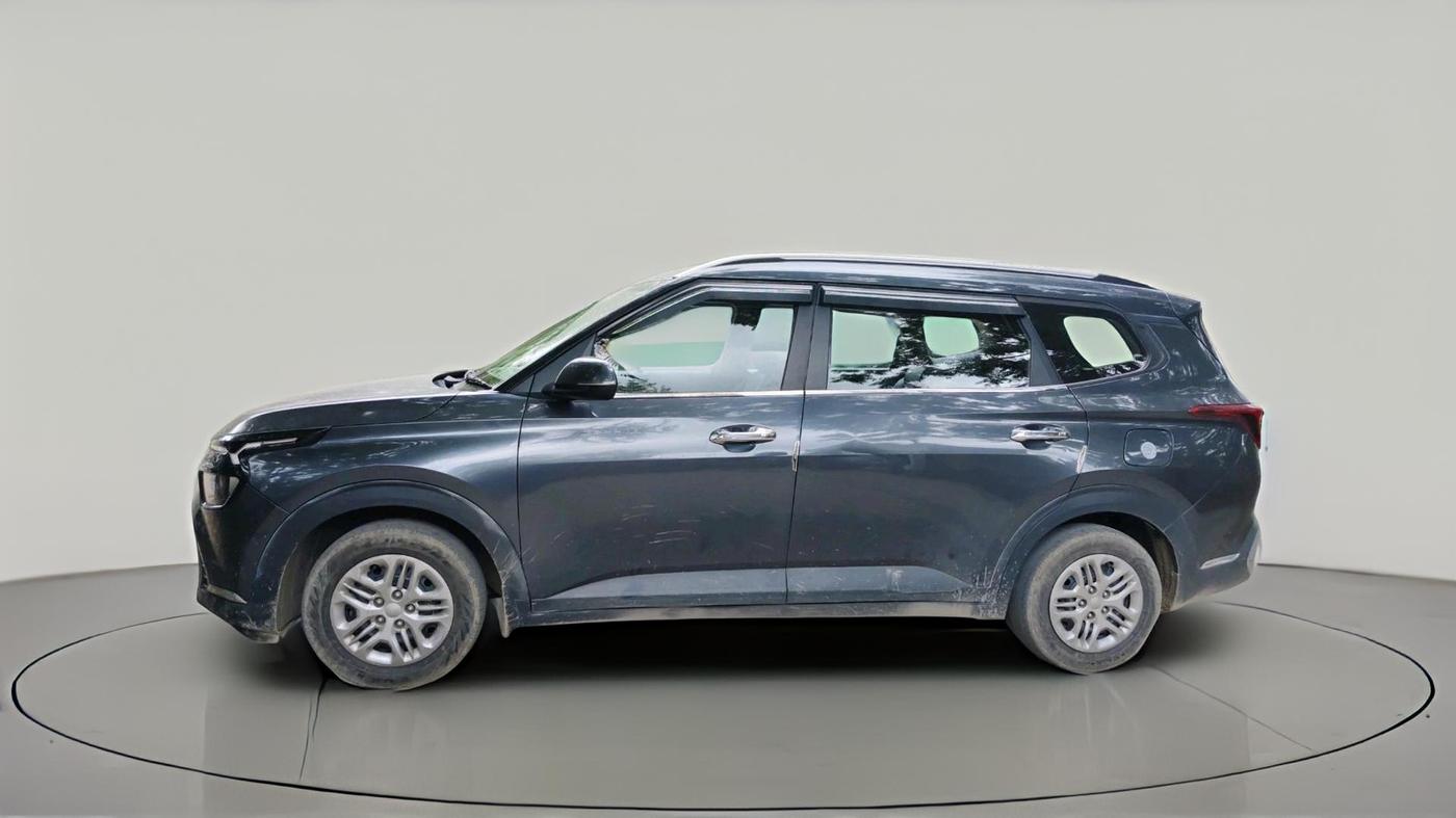 2023 KIA CARENS PRESTIGE 1.5 PETROL 7 STR, Petrol, Manual, 34,904 km, exterior