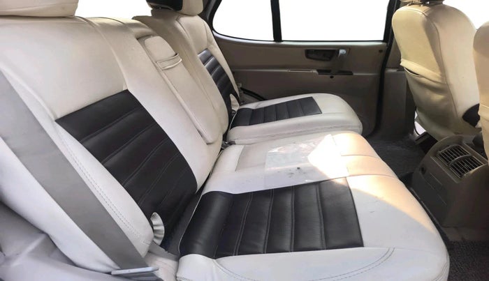 2009 Tata Safari 4X2 EX DICOR 2.2 VTT, Diesel, Manual, 2,58,497 km, interior