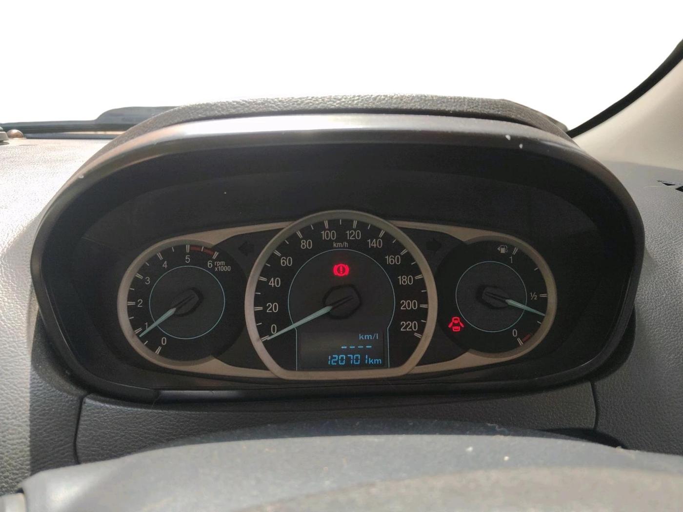 2015 Ford Figo Aspire TITANIUM PLUS 1.5 DIESEL, Diesel, Manual, 1,20,701 km, interior