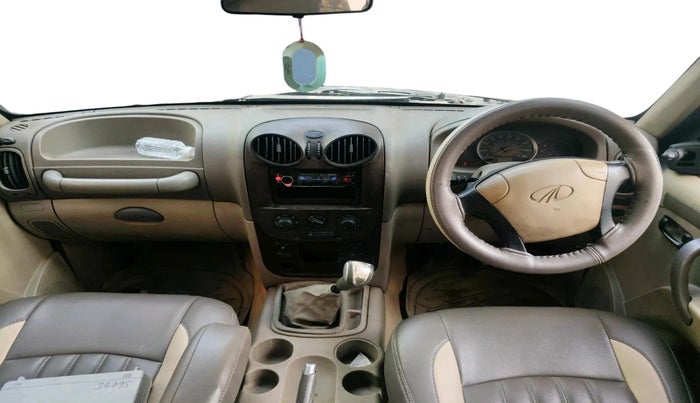 2011 Mahindra Scorpio SLE, Diesel, Manual, 1,34,195 km, interior