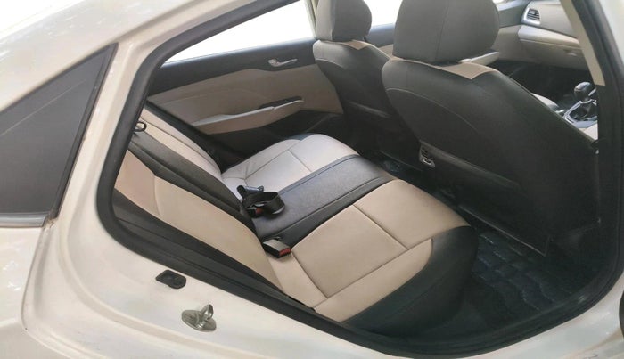 2018 Hyundai Verna 1.6 VTVT SX, Petrol, Manual, 30,204 km, interior