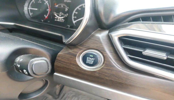 2022 Tata Harrier XT 2.0L KRYOTEC, Diesel, Manual, 1,31,314 km, interior