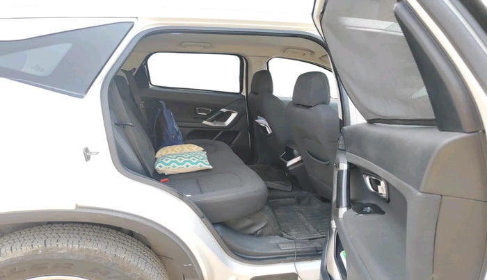 2022 Tata Harrier XT 2.0L KRYOTEC, Diesel, Manual, 1,31,314 km, interior