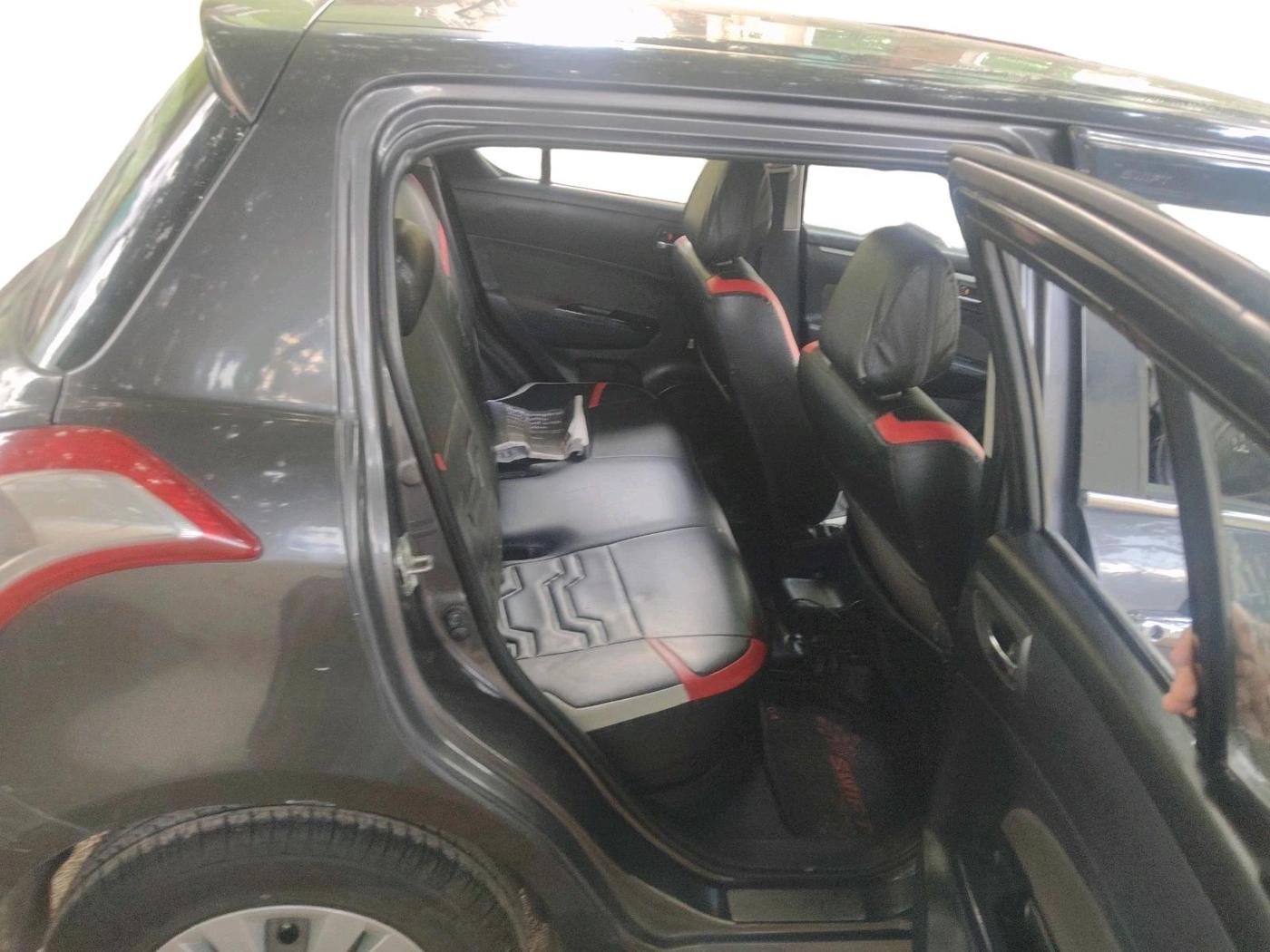 2017 Maruti Swift VXI, Petrol, Manual, 2,04,446 km, interior