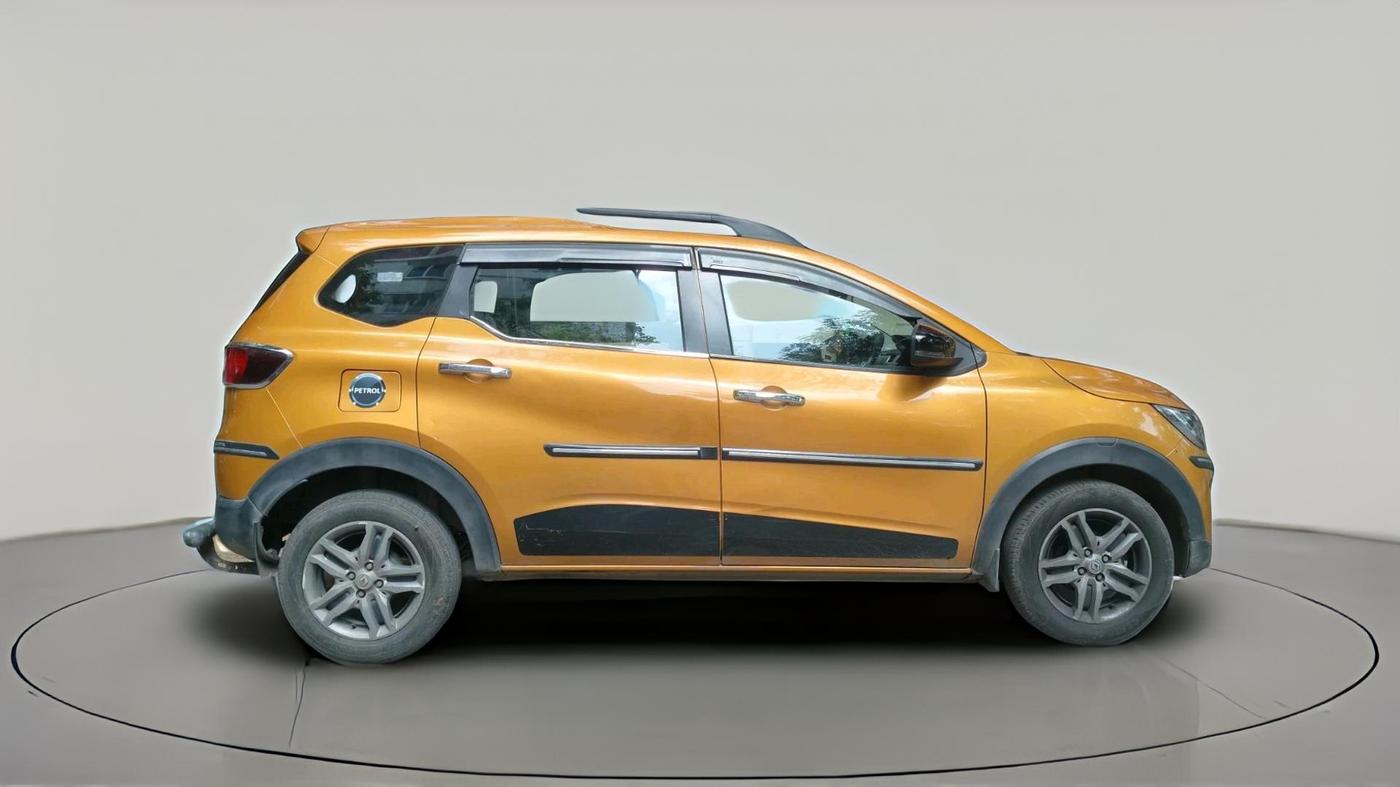 2022 Renault TRIBER RXZ AMT, Petrol, Automatic, 76,397 km, exterior