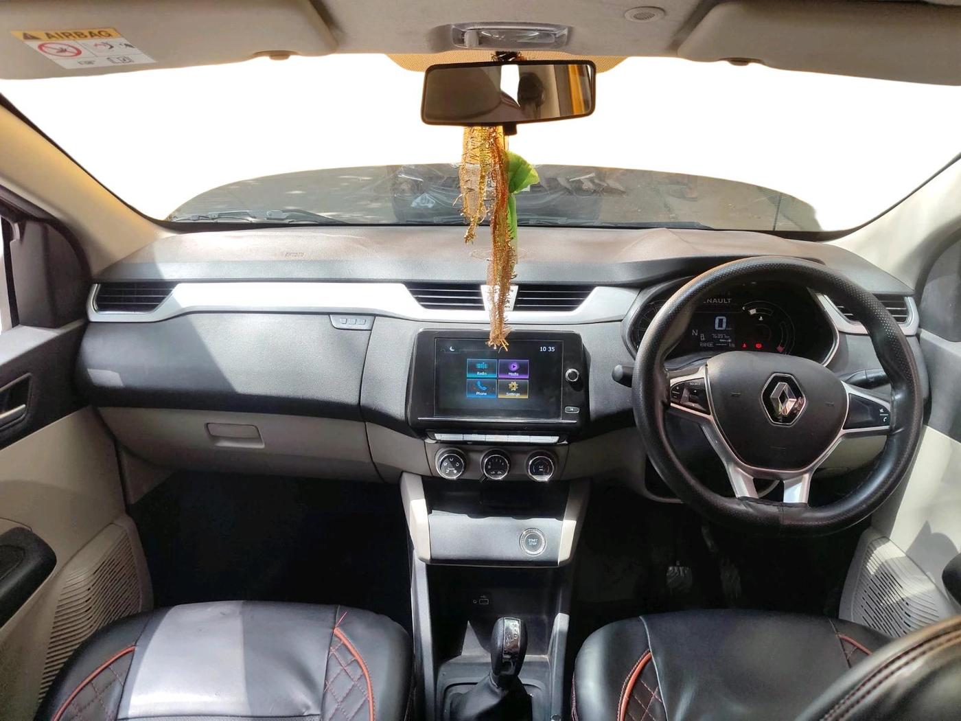 2022 Renault TRIBER RXZ AMT, Petrol, Automatic, 76,397 km, interior