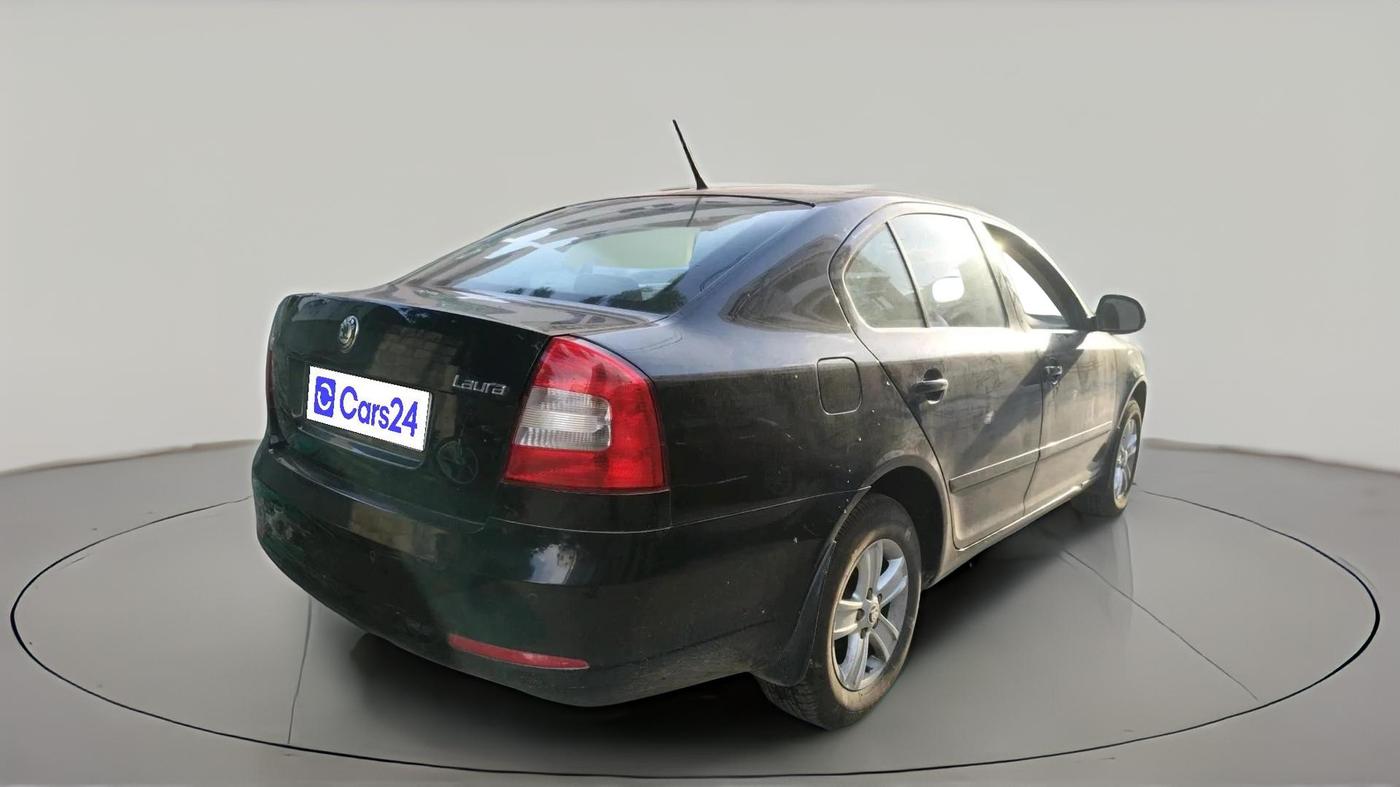 2012 Skoda Laura AMBITION 2.0 TDI CR MT, Diesel, Manual, 2,07,587 km, exterior