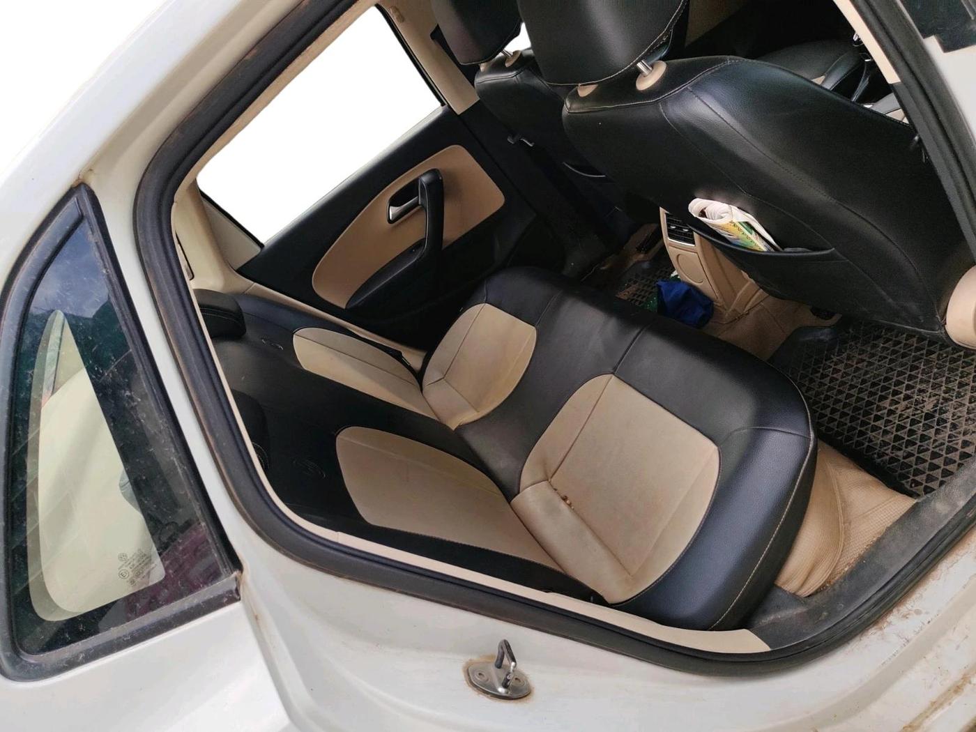 2018 Volkswagen Ameo HIGHLINE1.5L, Diesel, Manual, 1,08,788 km, interior