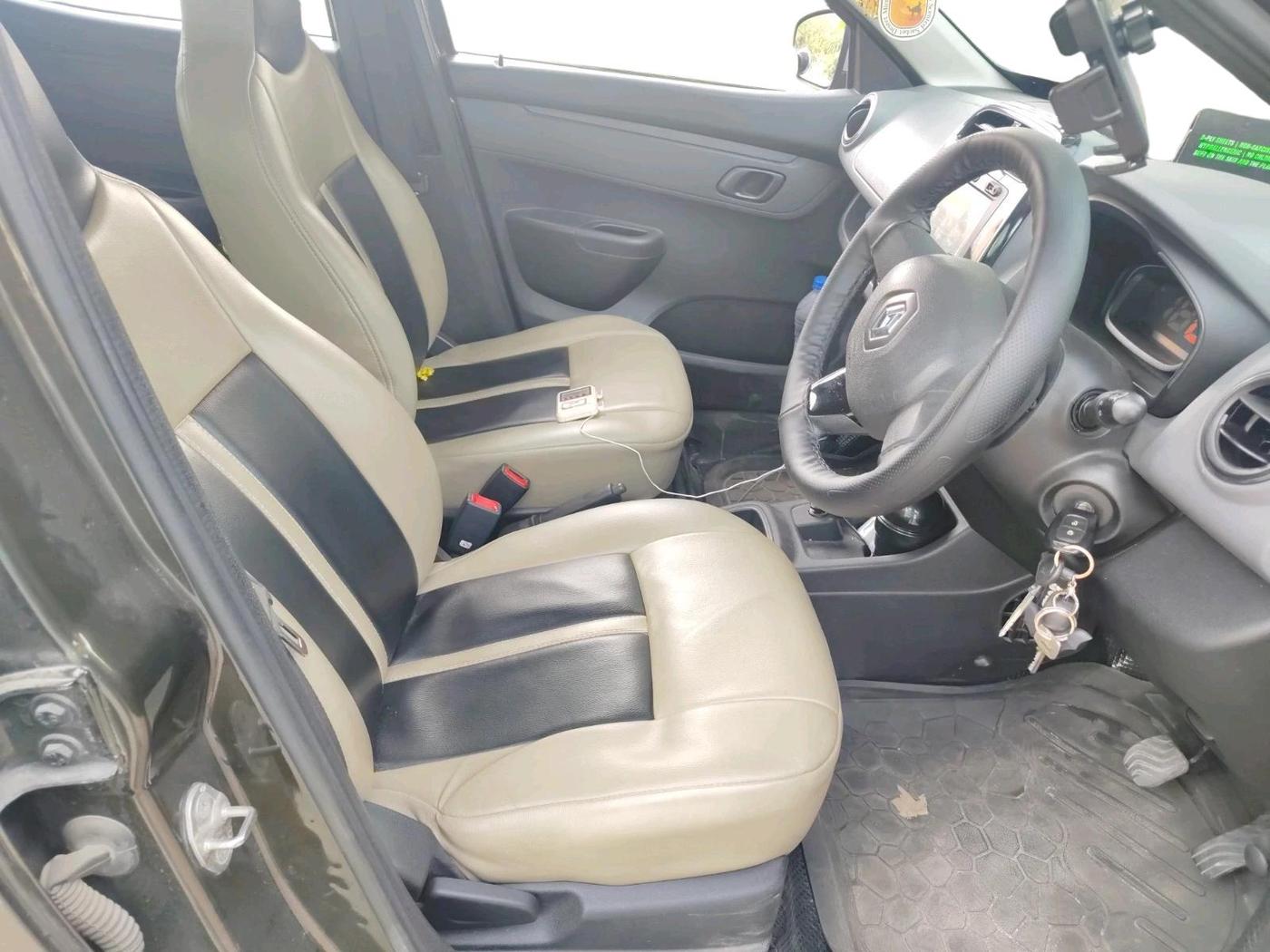 2018 Renault Kwid RXT 1.0 AMT, Petrol, Automatic, 35,404 km, interior